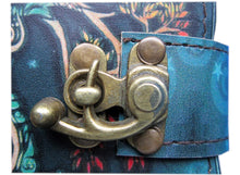 Carregar imagem no visualizador da galeria, Livro das Sombras em Couro, com Deusa Mãe e Ferragens de Latão